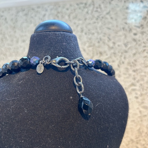 Front dangle choker. Perfect for any v-neck! - Picture 3 of 3